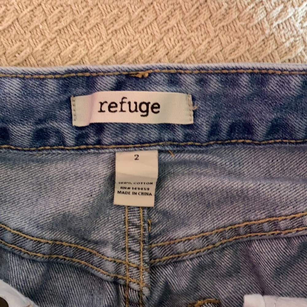 Jean Shorts - Picture 3 of 3